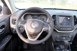 Jeep自由光2.4L西安实拍图