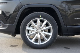 Jeep自由光2.4L西安实拍图