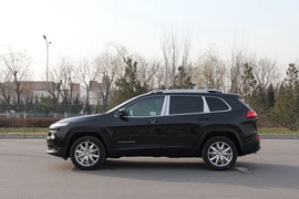 Jeep自由光2.4L西安实拍图