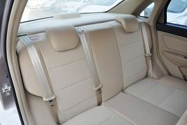 2013款北京汽车E130手动乐天型
