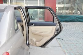 2013款北京汽车E130手动乐天型