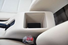 2013款北京汽车E130手动乐天型