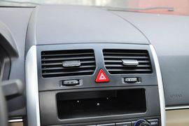 2013款北京汽车E130手动乐天型
