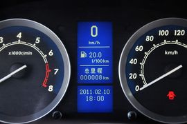 2013款北京汽车E130手动乐天型