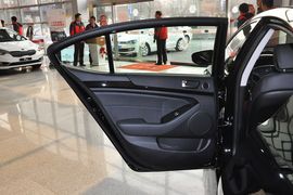 2013款起亚凯尊2.4L