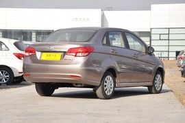 2013款北京汽车E130手动乐天型