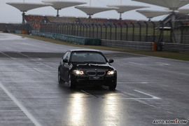宝马325i