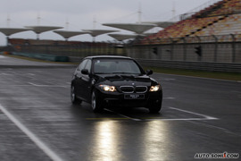 宝马325i