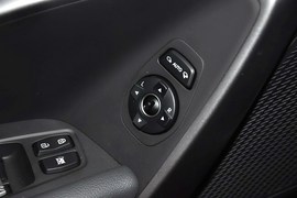 2013款现代全新胜达2.4L自动四驱智能型
