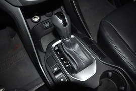 2013款现代全新胜达2.4L自动四驱智能型