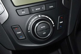 2013款现代全新胜达2.4L自动四驱智能型