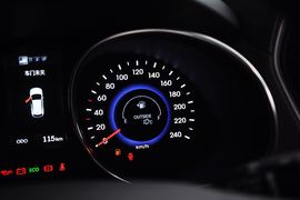 2013款现代全新胜达2.4L自动四驱智能型