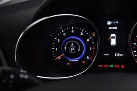 2013款现代全新胜达2.4L自动四驱智能型
