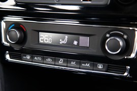 2014款一汽-大众新捷达1.6L自动豪华型深度试驾