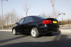 2014款一汽-大众新捷达1.6L自动豪华型深度试驾