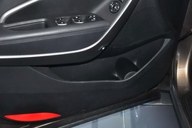 2013款现代全新胜达2.4L自动四驱尊贵型