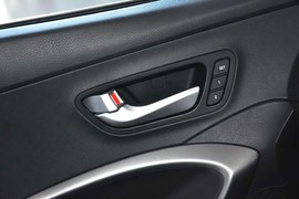 2013款现代全新胜达2.4L自动四驱尊贵型
