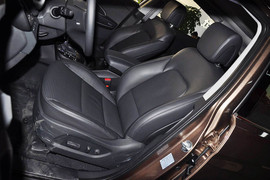 2013款现代全新胜达2.4L自动四驱尊贵型