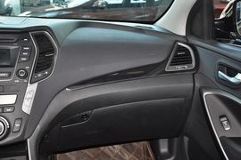 2013款现代全新胜达2.4L自动四驱尊贵型