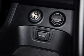 2013款现代全新胜达2.4L自动四驱尊贵型
