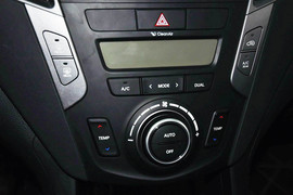 2013款现代全新胜达2.4L自动四驱尊贵型