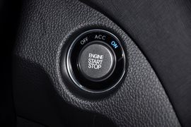2013款现代全新胜达2.4L自动四驱尊贵型