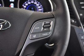 2013款现代全新胜达2.4L自动四驱尊贵型