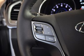 2013款现代全新胜达2.4L自动四驱尊贵型