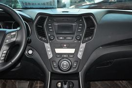 2013款现代全新胜达2.4L自动四驱尊贵型