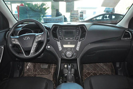 2013款现代全新胜达2.4L自动四驱尊贵型