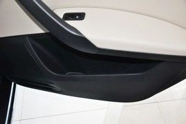 2013款斯柯达昕锐1.6L手动优选型