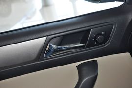 2013款斯柯达昕锐1.6L手动优选型