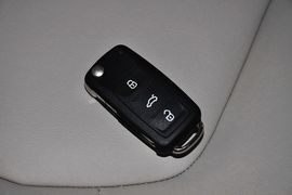 2013款斯柯达昕锐1.6L手动优选型