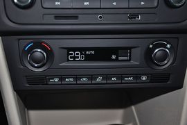 2013款斯柯达昕锐1.6L手动优选型
