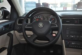 2013款斯柯达昕锐1.6L手动优选型
