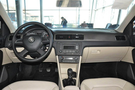 2013款斯柯达昕锐1.6L手动优选型