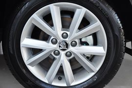 2013款斯柯达昕锐1.6L手动优选型