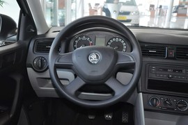 2013款斯柯达昕锐1.4L手动乐选型