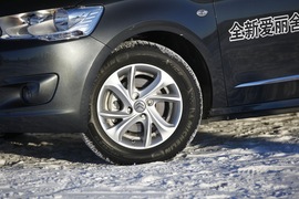 2014款全新爱丽舍1.6L手自一体豪华型漠河冰雪试驾