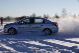 2014款全新爱丽舍1.6L手自一体豪华型漠河冰雪试驾