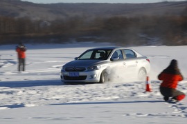 2014款全新爱丽舍1.6L手自一体豪华型漠河冰雪试驾