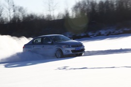 2014款全新爱丽舍1.6L手自一体豪华型漠河冰雪试驾