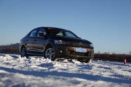 2014款全新爱丽舍1.6L手自一体豪华型漠河冰雪试驾