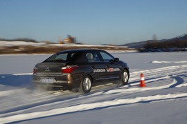 2014款全新爱丽舍1.6L手自一体豪华型漠河冰雪试驾