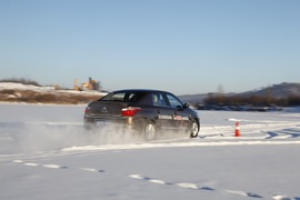 2014款全新爱丽舍1.6L手自一体豪华型漠河冰雪试驾