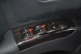 2013款起亚狮跑2.0L