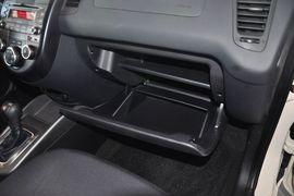 2013款起亚秀尔1.6L