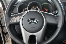 2013款起亚秀尔1.6L