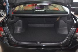 2013款丰田锐志2.5V尚锐版