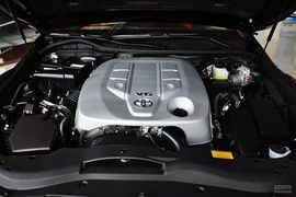 2013款丰田锐志2.5V尚锐版